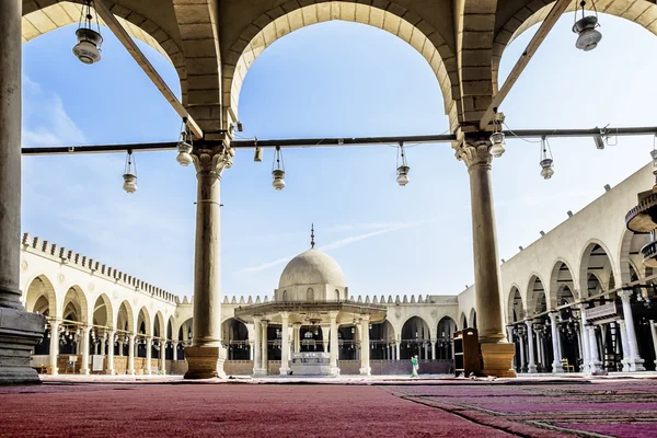 Interiören i moskén av amr ibn al-aasa i Kairo — Stockfoto