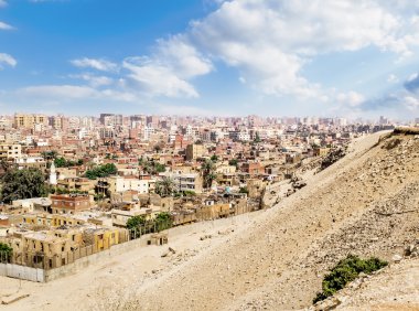 giza, Mısır piramitleri yıkıntıları Kahire'den görünümünü