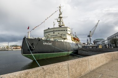 buz kırıcı 