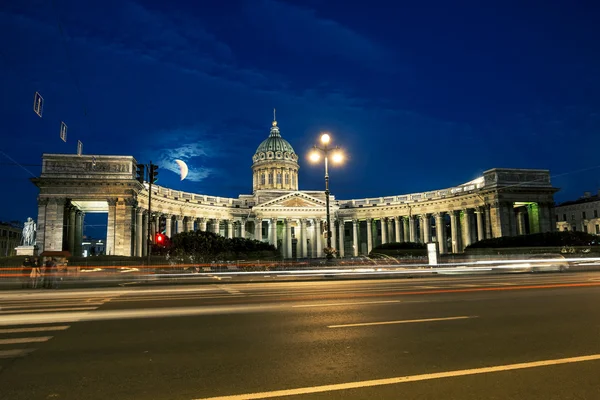 Sobór Kazański w st. Petersburgu w nocy oświetlenie — Zdjęcie stockowe