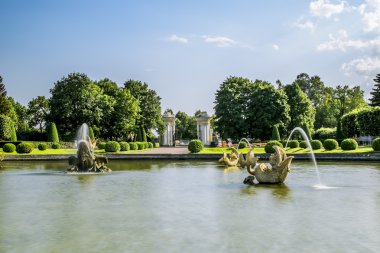 peterhof, st. petersburg üst parkta çeşmeleri