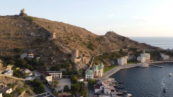 Balaklava Crimea Setembro 2021 Voando Sobre Fortaleza Cembalo Baía Balaklava — Fotografia de Stock
