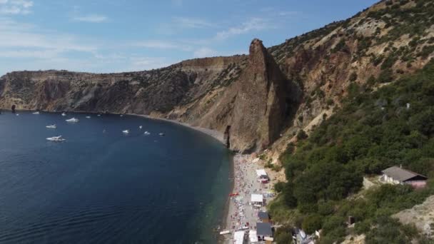Video from the copter of Jasper Beach in the cliffs of Cape Fiolent. — Vídeo de Stock