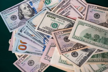 Paralı arka plan Amerikan 100 dolarlık banknotlar. Dolar arkaplanı.