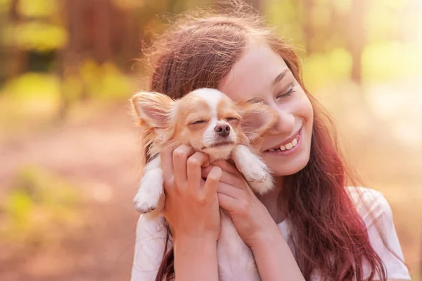 Relação Amável Com Animal Estimação Emoção Positiva Uma Criança Com — Fotografia de Stock