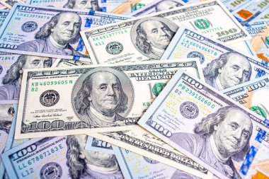 Arka planda Amerikan dolarları var. Mali ve bankacılık kavramı.