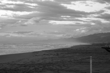 Torre del lago 'nun serbest plaj manzarası