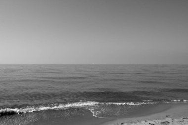 İlkbaharda Torre del Lago Sahili