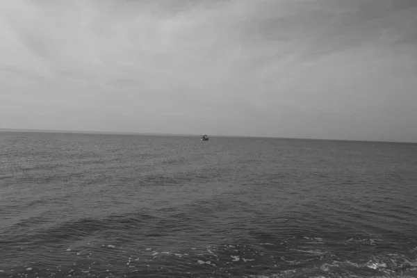 Пляж Торре Дель Лаго Навесні — стокове фото