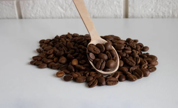 숟가락에 아로마식 맛있는 커피를 만들기 가루로 만드는 — 스톡 사진