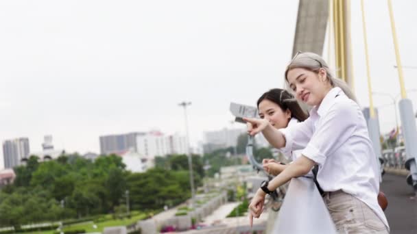 Šťastný Asijské Lesbičky Pár Hledá Pohled Chao Phraya River Rama — Stock video