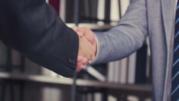 Geschäftsmann Der Handschlag Macht Unterstützt Empathie Vorstellungsgespräch Besprechungsraum Büro Gratulationsanschlusskonzept — Stockvideo