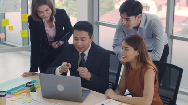Happy Succesfulde Asiatiske Business Team Fejrer Give High Five Gruppe – Stock-video