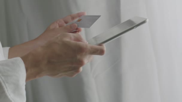 Empresário Close Usando Tablet Compra Compras Line Usar Uma Operação — Vídeo de Stock