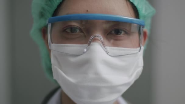 Enfermera Cerca Con Mascarilla Facial Uniforme Protección Médica Que Trabaja — Vídeo de stock