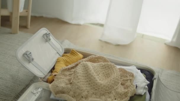 Valise Rembourrée Dessus Étage Dans Une Chambre Hôtel — Video