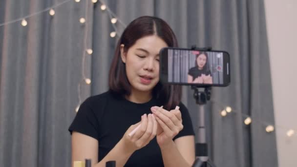 Belle Asiatique Beauté Blogueur Influenceur Maquillage Artiste Enregistrement Sur Smartphone — Video