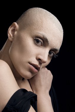 tarafından kar dolu kız kapatın