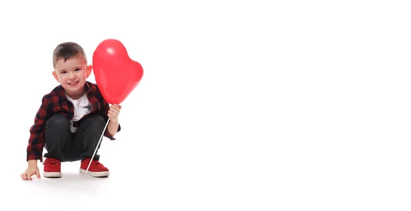 Uroczy Chłopiec Balonowym Sercem — Zdjęcie stockowe