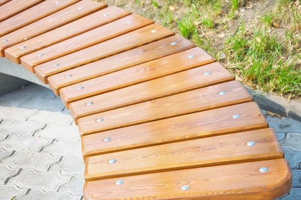 Wooden curve bench — Stock Photo, Image