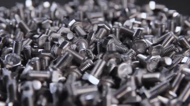 Paslanmaz çelik DIN 933 Allen siyah arka planda vida