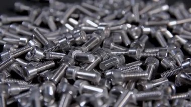 Paslanmaz çelik DIN 912 Allen siyah arka planda vida