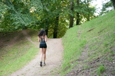 Parkta çalışan kadın atlet runner: jog egzersiz refah