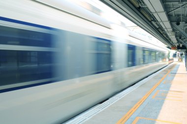 Trenin hızına geçmek olsa hong Kong platformu