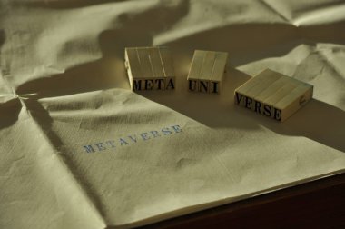 Pullar üzerindeki metaevren kavramı