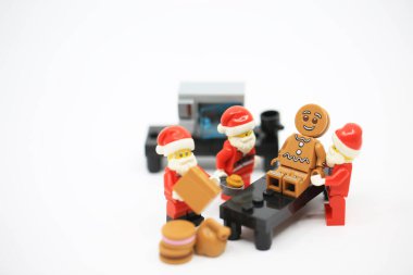 Hong Kong - 16 Kasım 2021: Zencefilli kurabiye takımı Noel için hazır