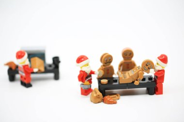 Hong Kong - 16 Kasım 2021: Zencefilli kurabiye takımı Noel için hazır