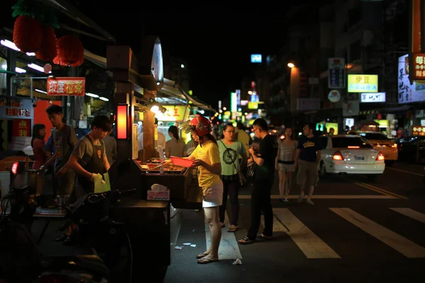 Taichung Тайвань Лютого 2015 Люди Гонщики Зайняті Вулиці Fengjia Night — стокове фото