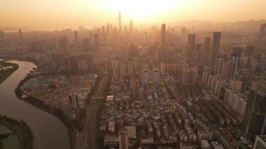 Shenzhen 'in özel ekonomik bölgesinin havadan görünüşü. Shenzhen özel ekonomik bölgesi