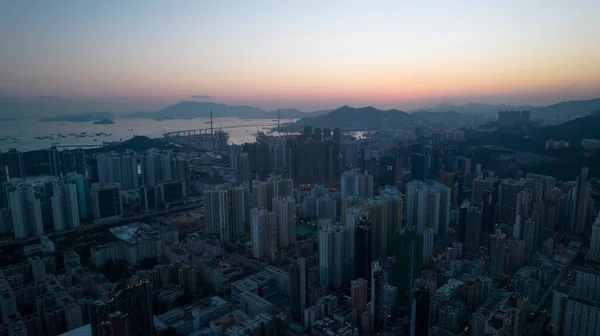 香港の夕暮れ時の商業桟橋 Tsim Sha Tsui — ストック写真