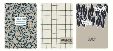 El yapımı dallar, yapraklar, böğürtlenler ve kılavuz çizgileri olan pürüzsüz desenlere dayalı kapak sayfası şablonları. Defterler, defterler, günlükler için arka planlar. Başlıklar izole ve değiştirilebilir