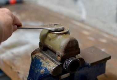 Ana silindir sökülmesi