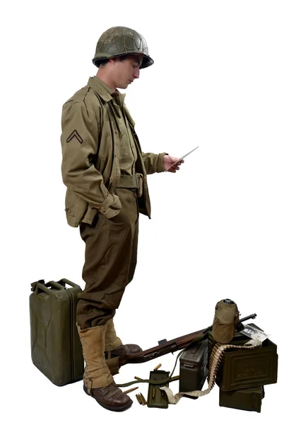 Amerikansk soldat läste ett brev — Stockfoto