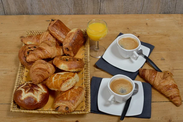 Pequeño desayuno francés — Foto de Stock