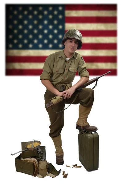 Amerikansk soldat med hans karbin m1 — Stockfoto