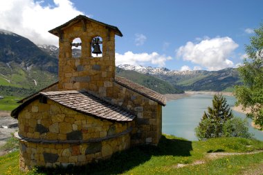 Dağlardaki şapel.