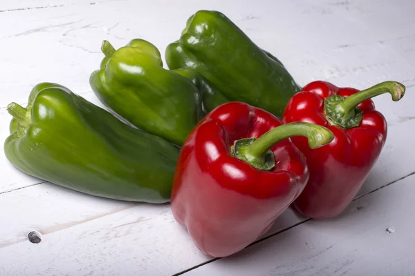 Pimentos de sino vermelhos e verdes — Fotografia de Stock