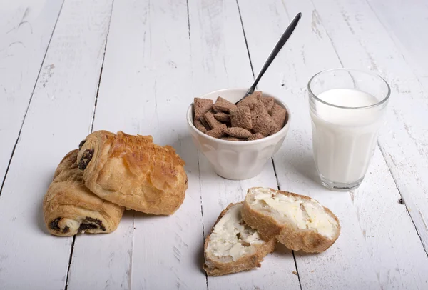 Colazione su sfondo bianco — Foto Stock