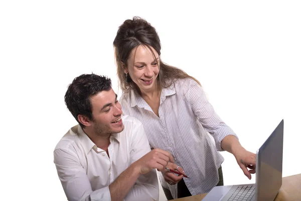 Pareja joven en la oficina — Foto de Stock