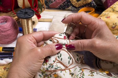 kapitone ekipman ve kumaşlar.