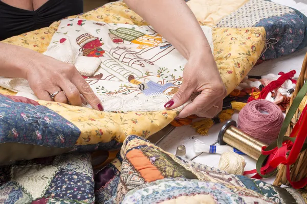 kapitone ekipman ve kumaşlar.