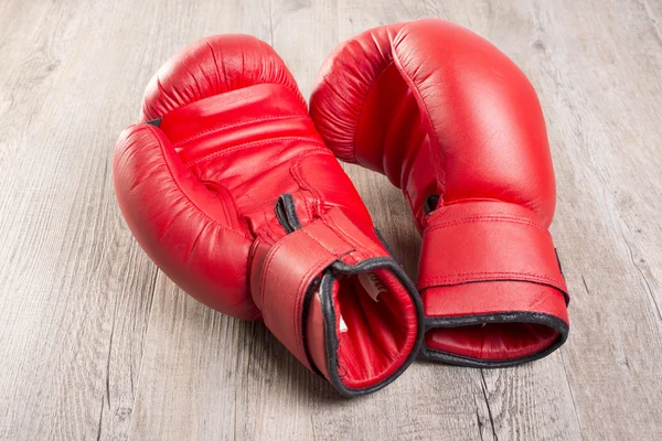 Duas luvas de boxe — Fotografia de Stock