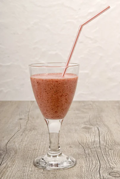 Glass of strawberry juice — Stock Photo, Image