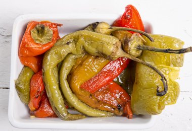 marine edilmiş biberler