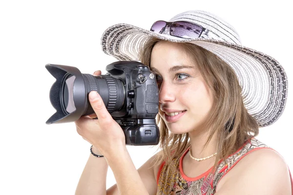 Chica tomar una foto con cámara digital — Foto de Stock