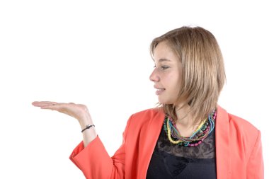 genç kadın, elini onun handyoung kadın bakar bakar